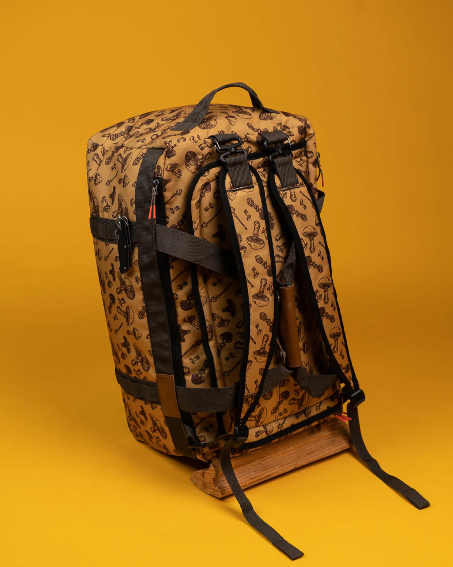 Poler Bags>Elevated Duffel Bag Goomer Brown